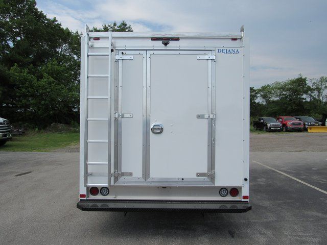 2025 GMC Savana 3500