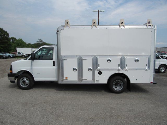 2025 GMC Savana 3500