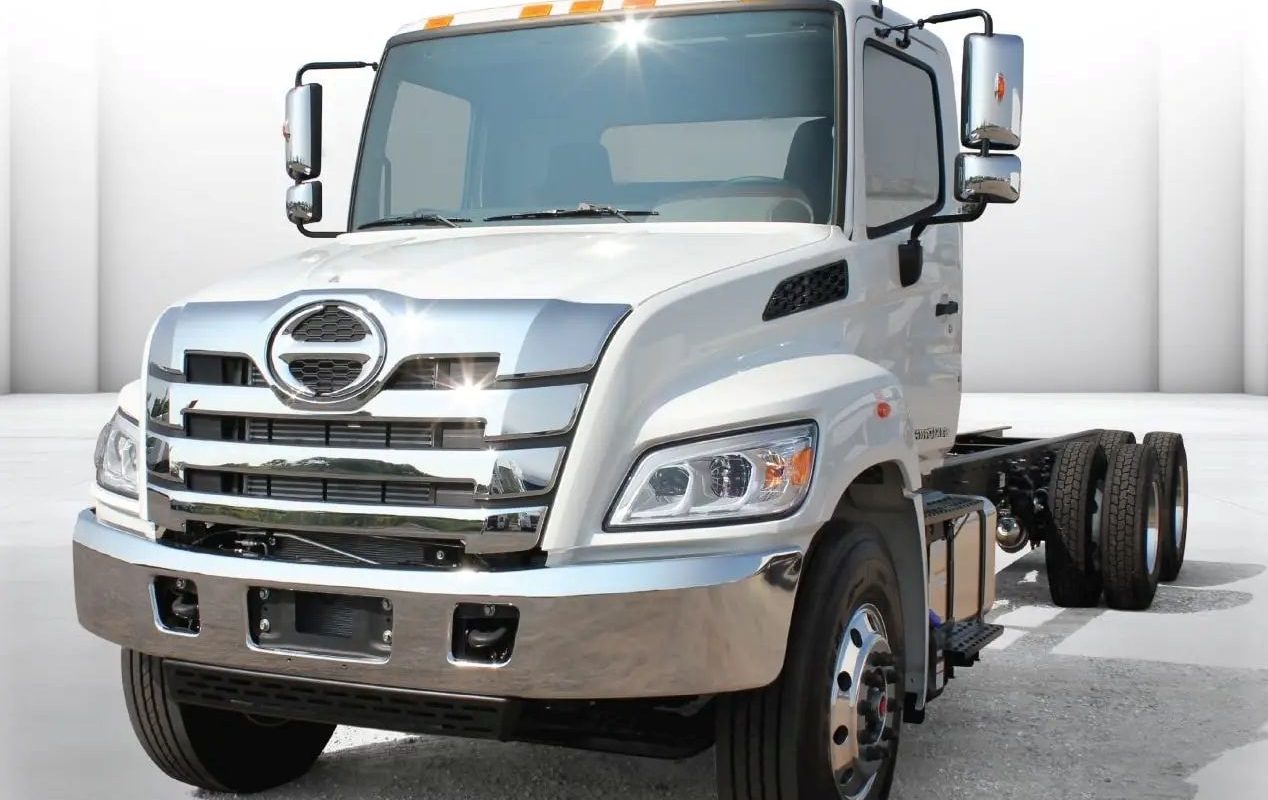 HINO-XL8-GROUPE-NATIONAL-HINO-RIVE-SUD-2-CROP-min HINO-XL8-GROUPE-NATIONAL-HINO-RIVE-SUD-2-CROP-min