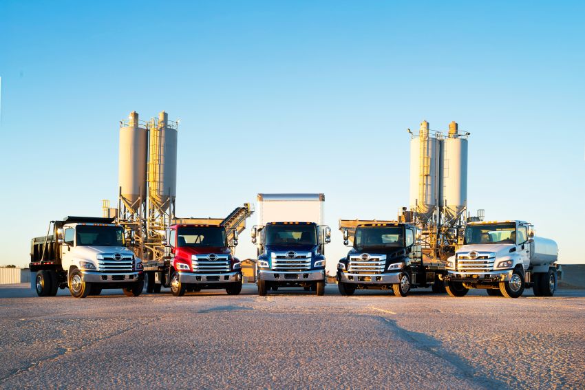 HINO_LINEUP_GRAVEL_PIT2 HINO_LINEUP_GRAVEL_PIT2