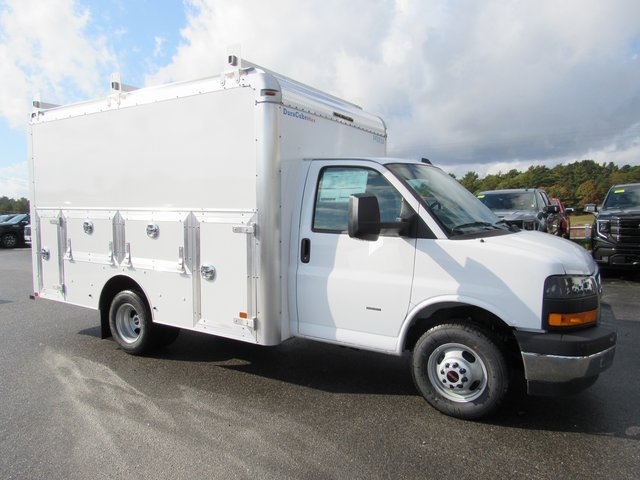 2025 GMC Savana 3500
