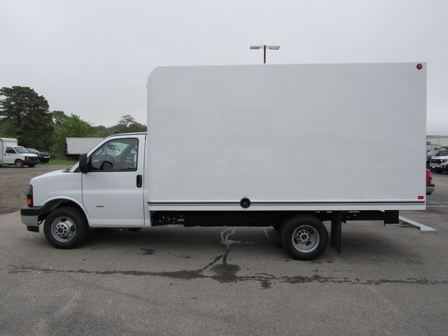 2025 GMC Savana 3500